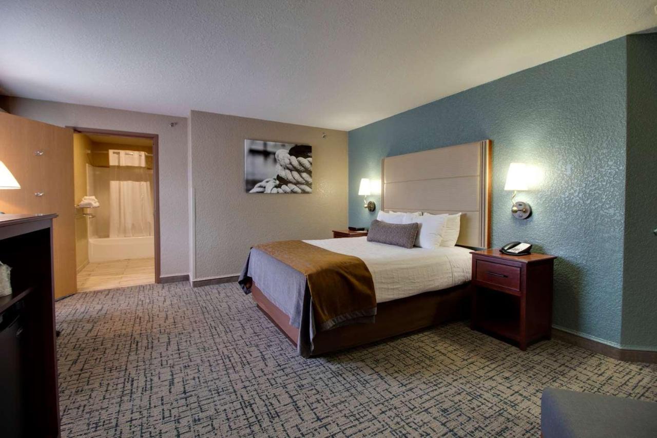 Best Western Harbour Pointe Lakefront Saint Ignace Buitenkant foto